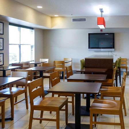 Country Inn & Suites By Radisson, Washington, Dc East - Capitol Heights, Md Esterno foto