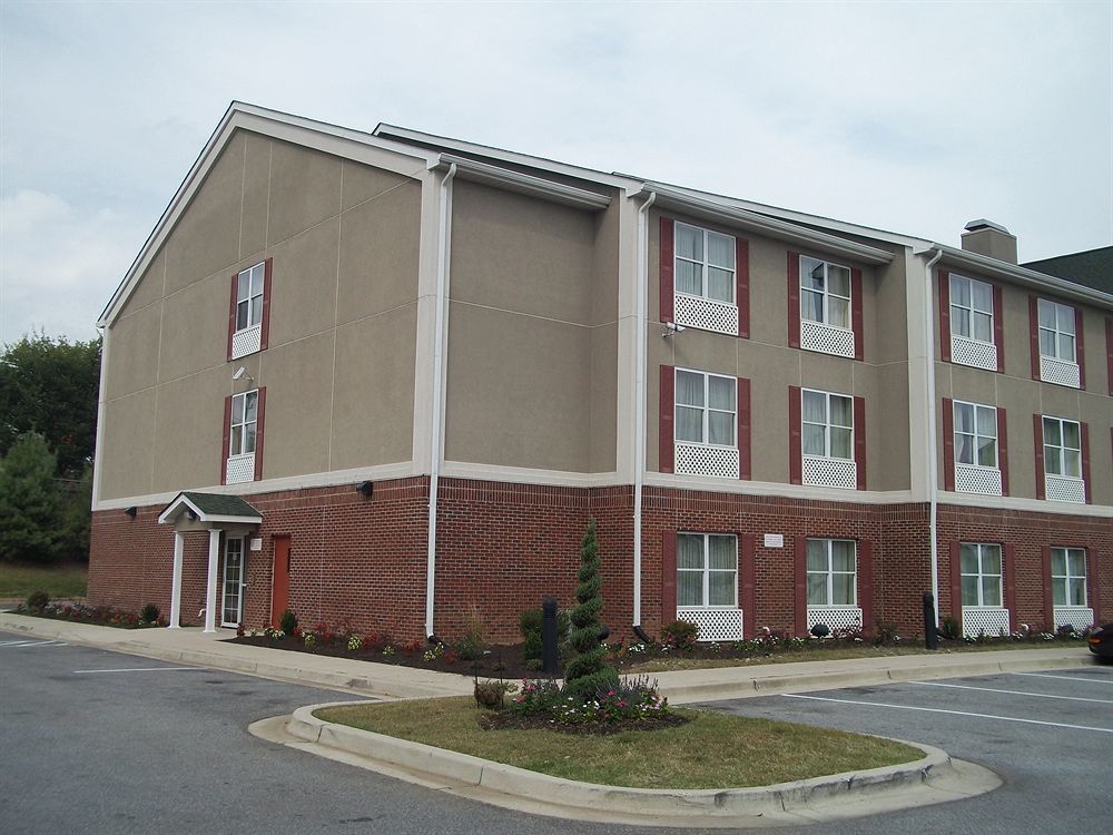 Country Inn & Suites By Radisson, Washington, Dc East - Capitol Heights, Md Esterno foto
