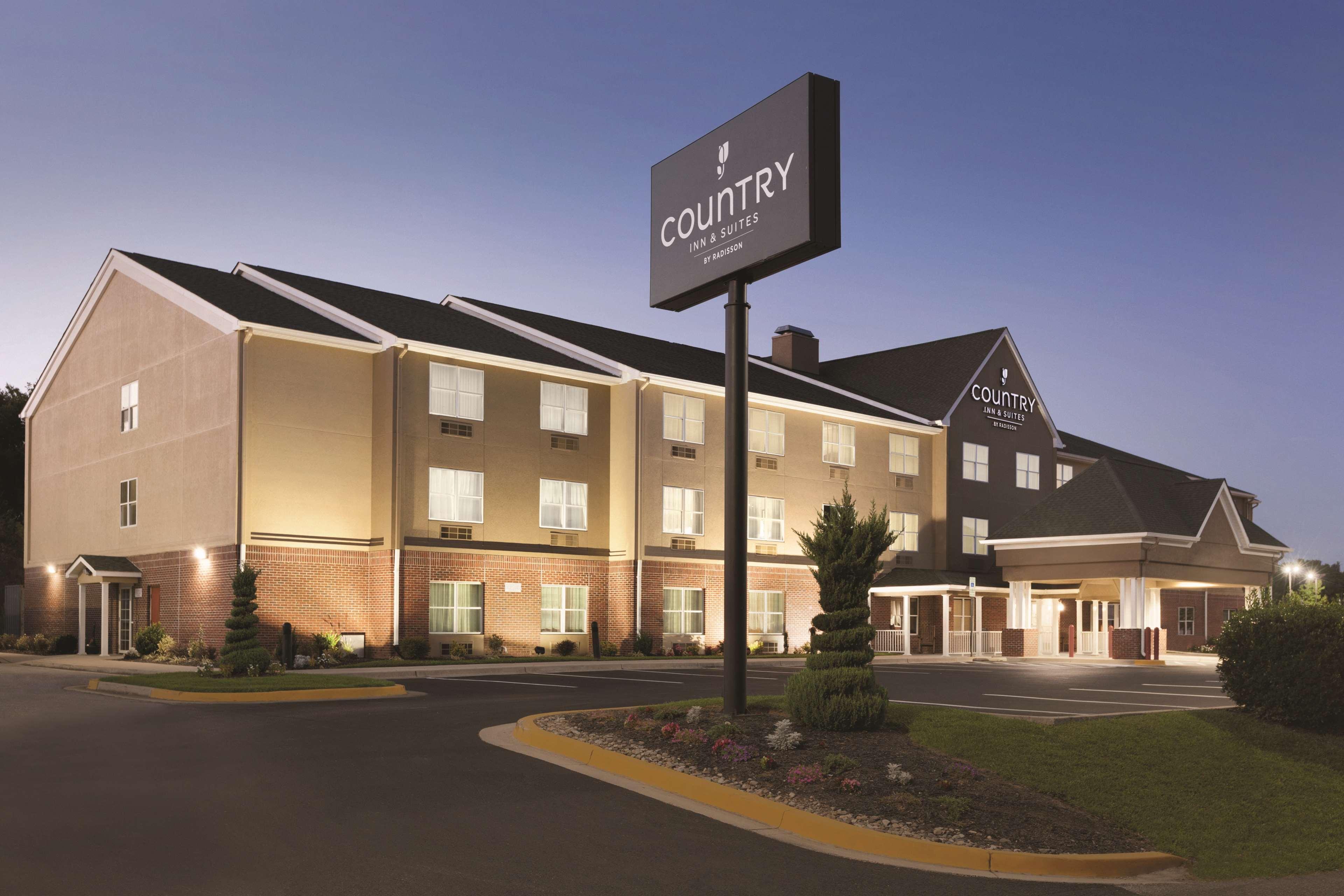 Country Inn & Suites By Radisson, Washington, Dc East - Capitol Heights, Md Esterno foto