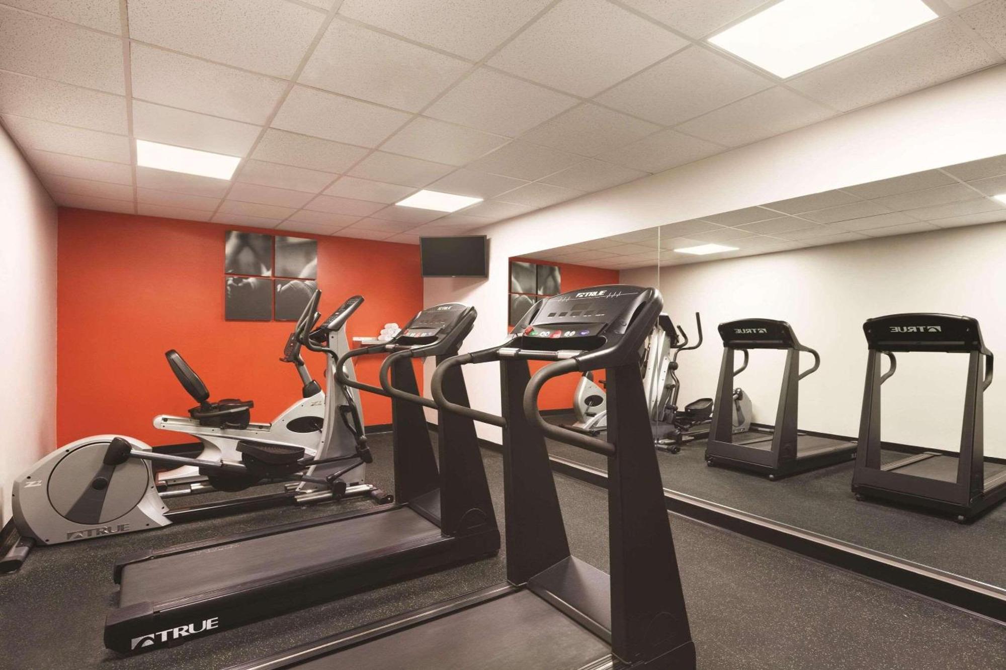Country Inn & Suites By Radisson, Washington, Dc East - Capitol Heights, Md Esterno foto