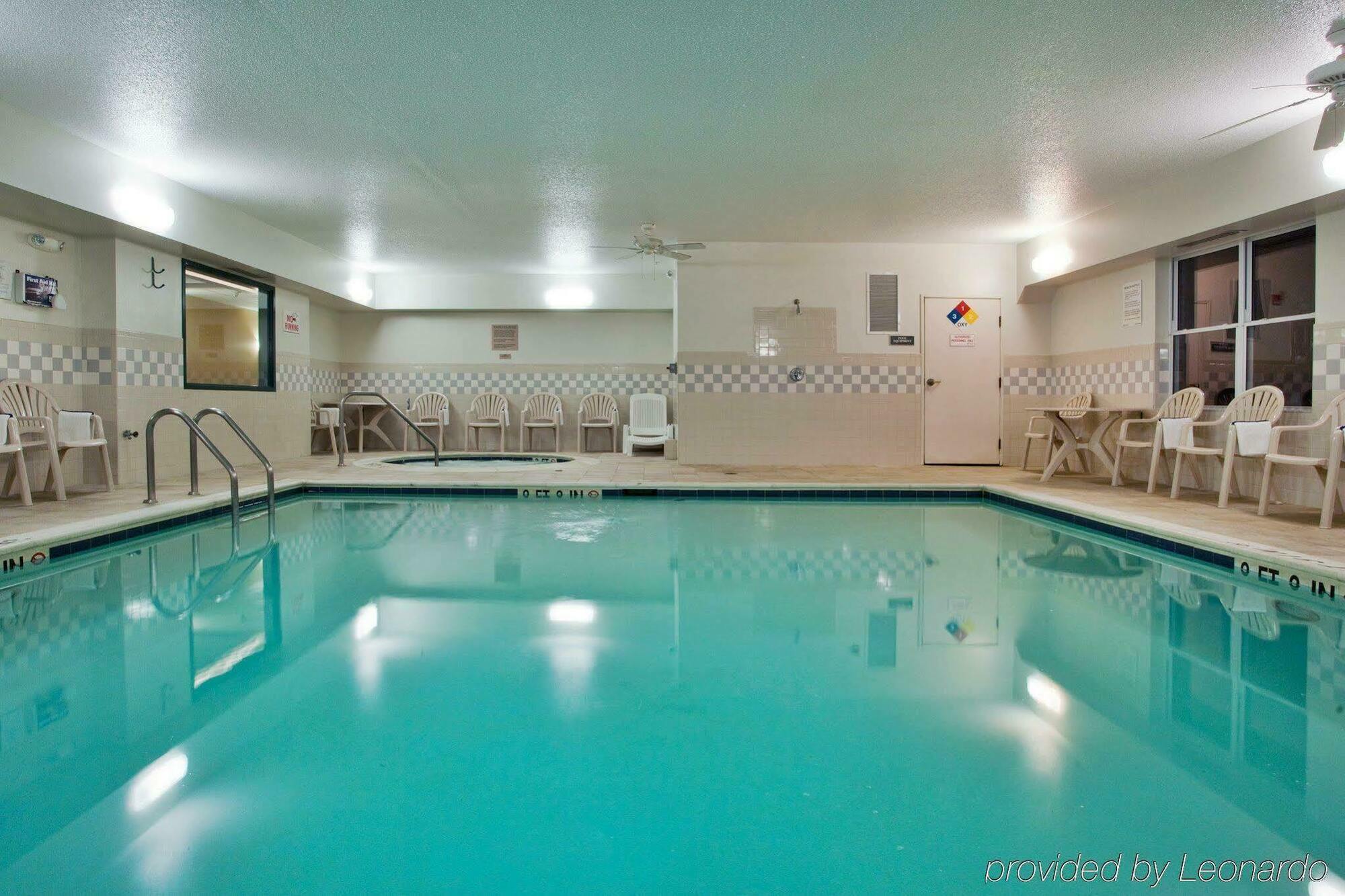 Country Inn & Suites By Radisson, Washington, Dc East - Capitol Heights, Md Esterno foto